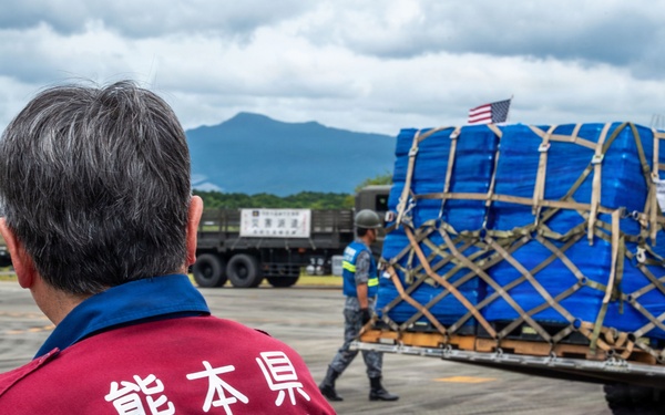 USFJ provides multi-day airlift for quake-struck Kumamoto