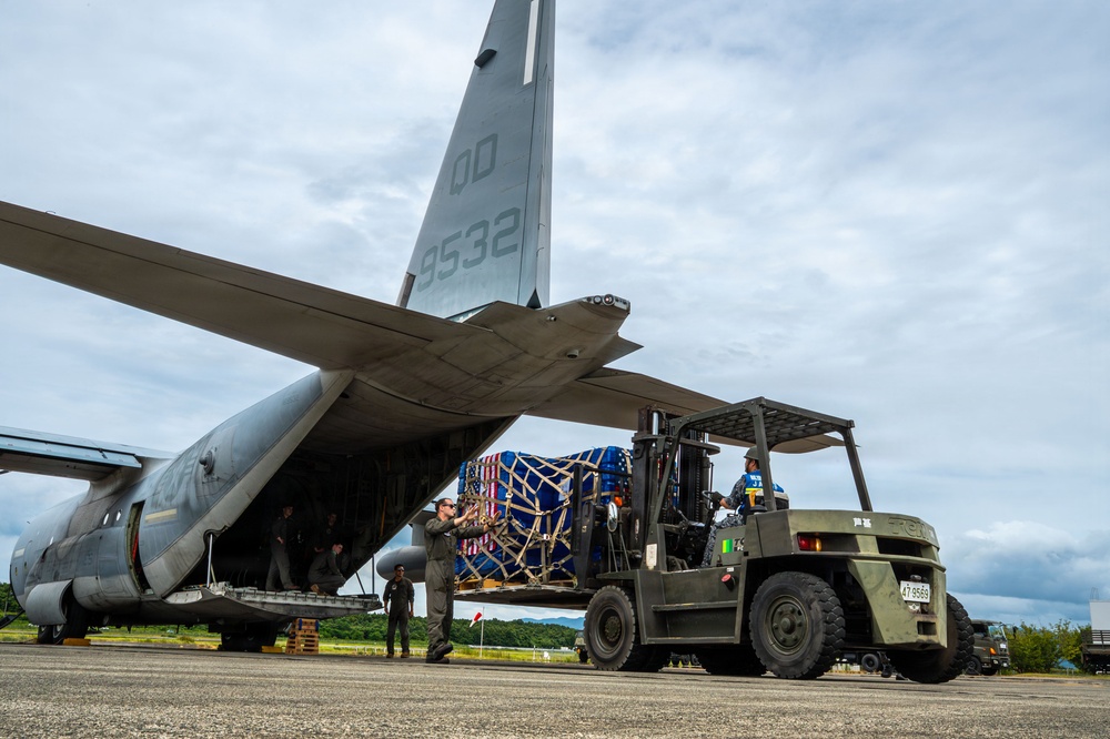 USFJ provides multi-day airlift for quake-struck Kumamoto