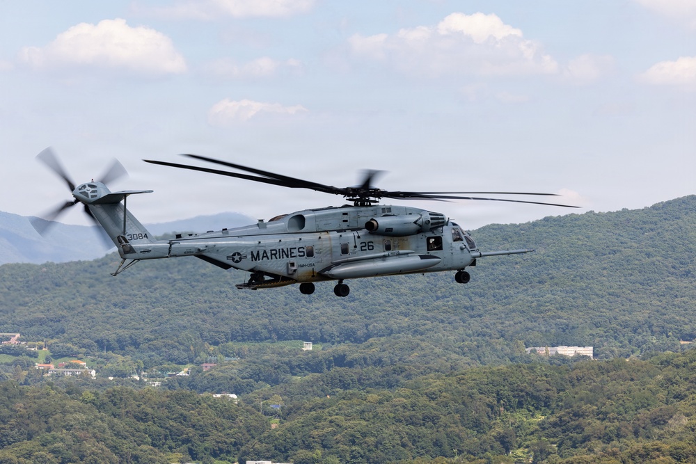HMLA-367 support simulated CASEVAC drill