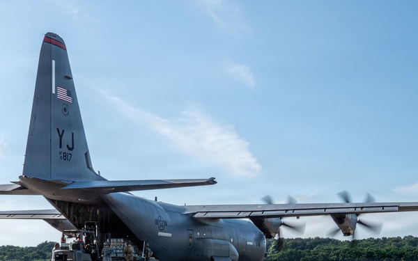 USFJ provides multi-day airlift for quake-struck Kumamoto