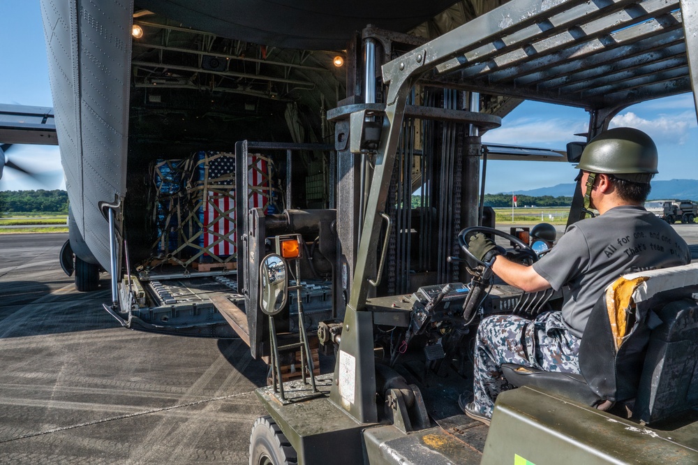 USFJ provides multi-day airlift for quake-struck Kumamoto
