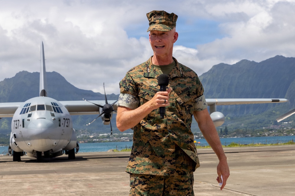 MARFORPAC hosts change of command ceremony