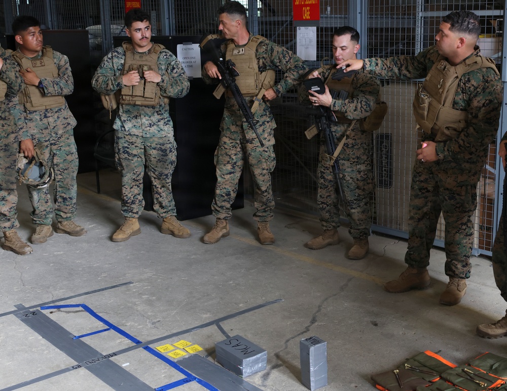 MACS-4 Marines establish simulated expeditionary airfield landing zone
