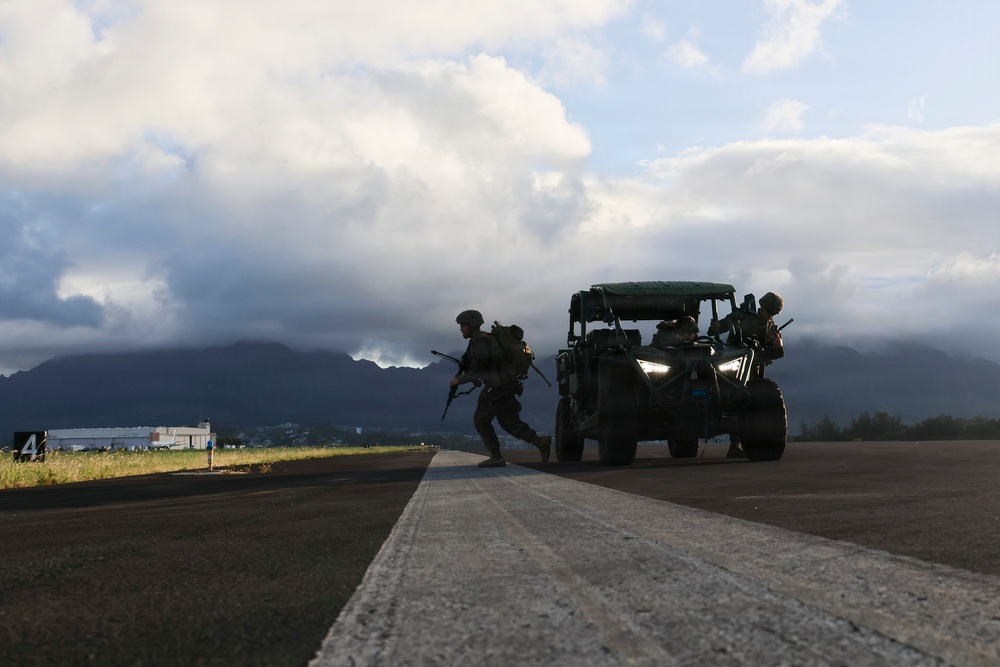 MACS-4 Marines establish simulated expeditionary airfield landing zone