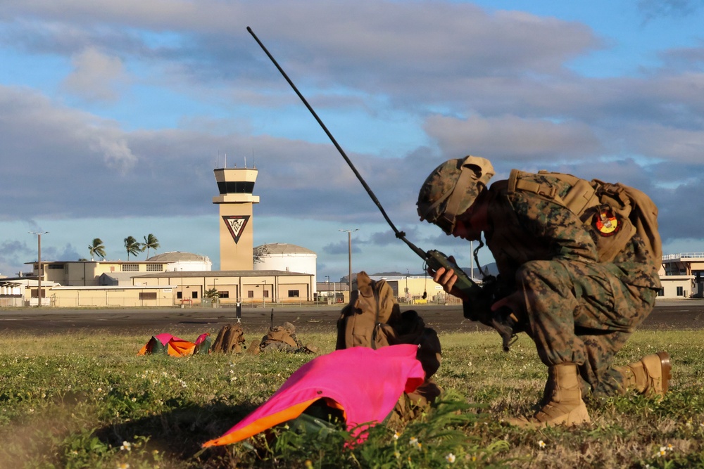 MACS-4 Marines establish simulated expeditionary airfield landing zone