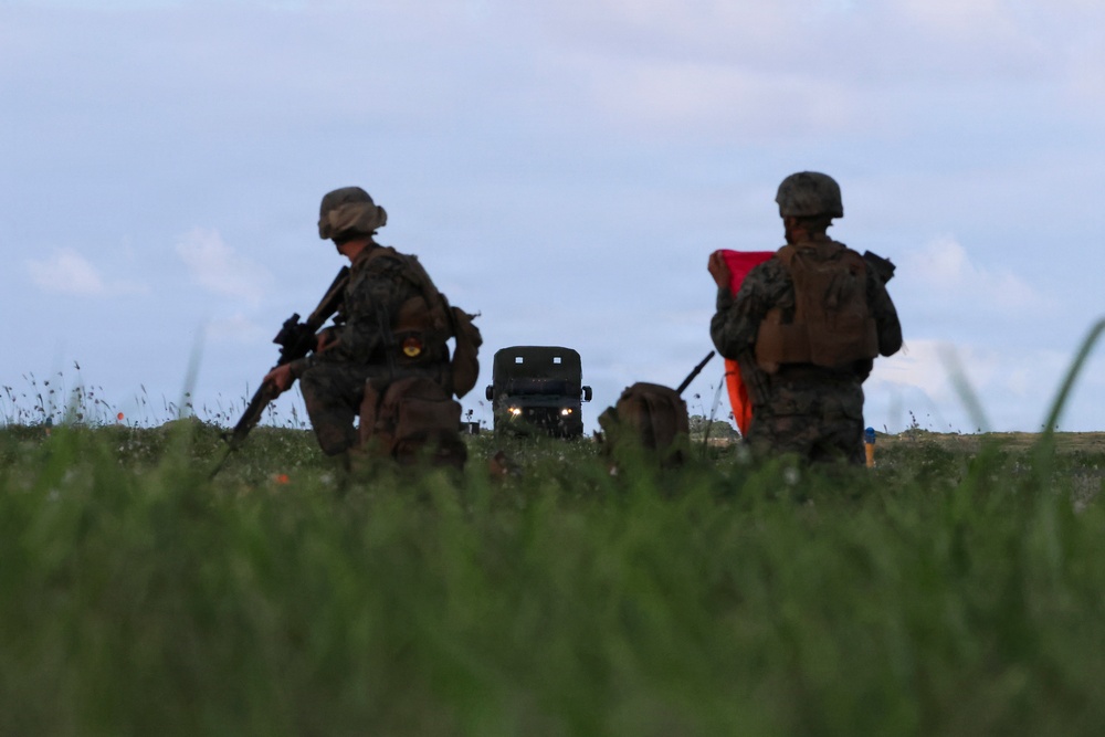 MACS-4 Marines establish simulated expeditionary airfield landing zone