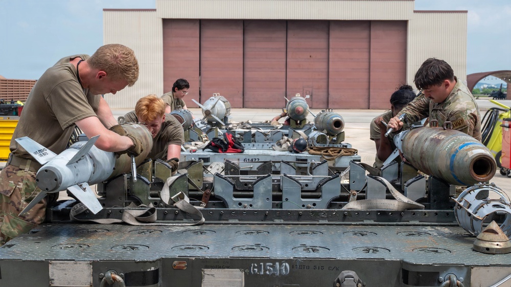 2Q Ammo Bomb Building and Loading Competition