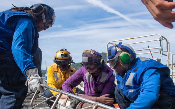 USS San Diego (LPD 22) Sailors conduct aviation fire drill
