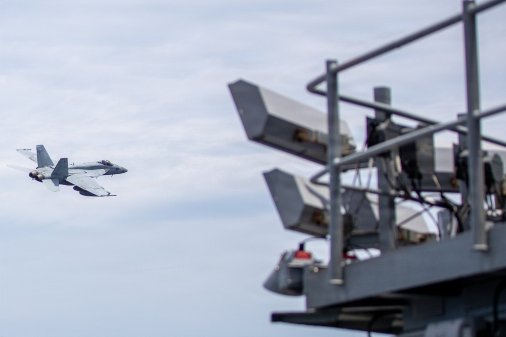 FOR RELEASEGeorge Washington Conducts Flight Operations