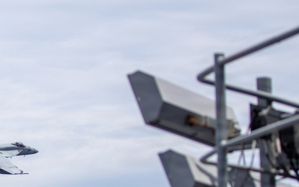 FOR RELEASEGeorge Washington Conducts Flight Operations