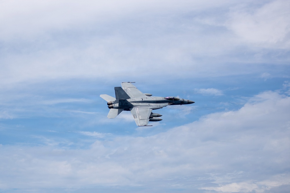 FOR RELEASEGeorge Washington Conducts Flight Operations