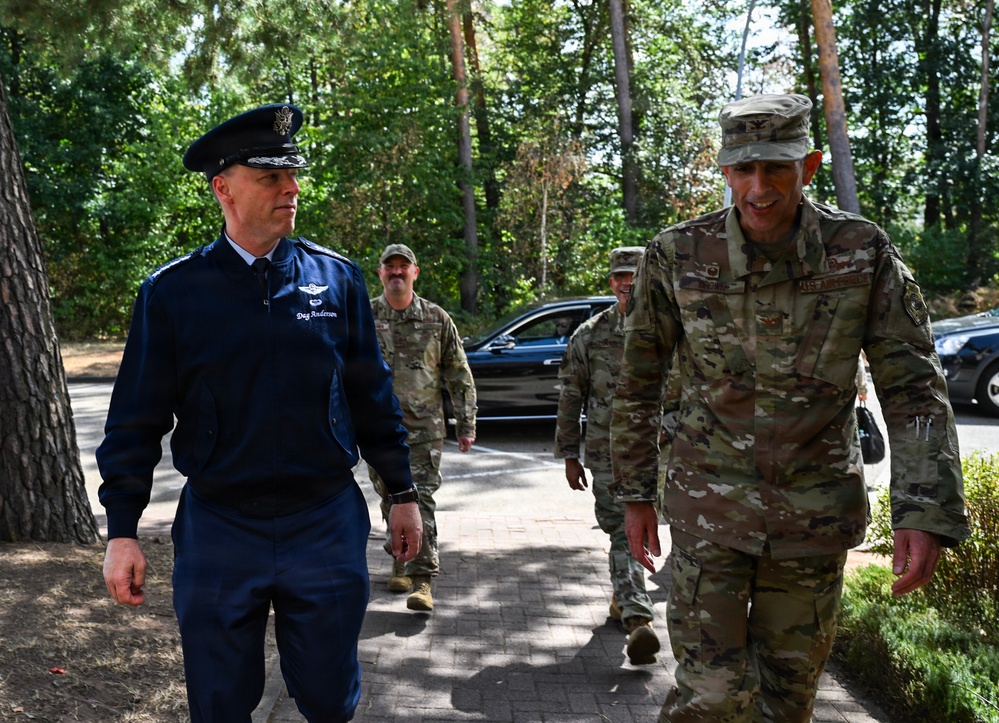 Boss Wing hosts USAFRICOM Commander