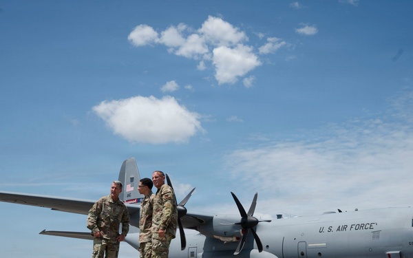 Chief of the National Guard Bureau visits Georgia National Guard Senior Leaders at the 165th Airlift Wing