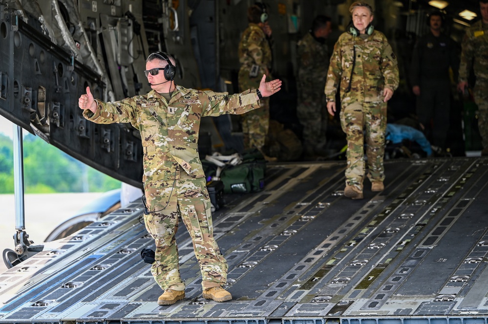 445AW and Army C/5-159th GSAB Synchronize Aeromedical Transfers at Ft. Knox