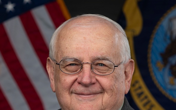 Naval Research Lab Tactical Electronic Warfare Superintendent Retires