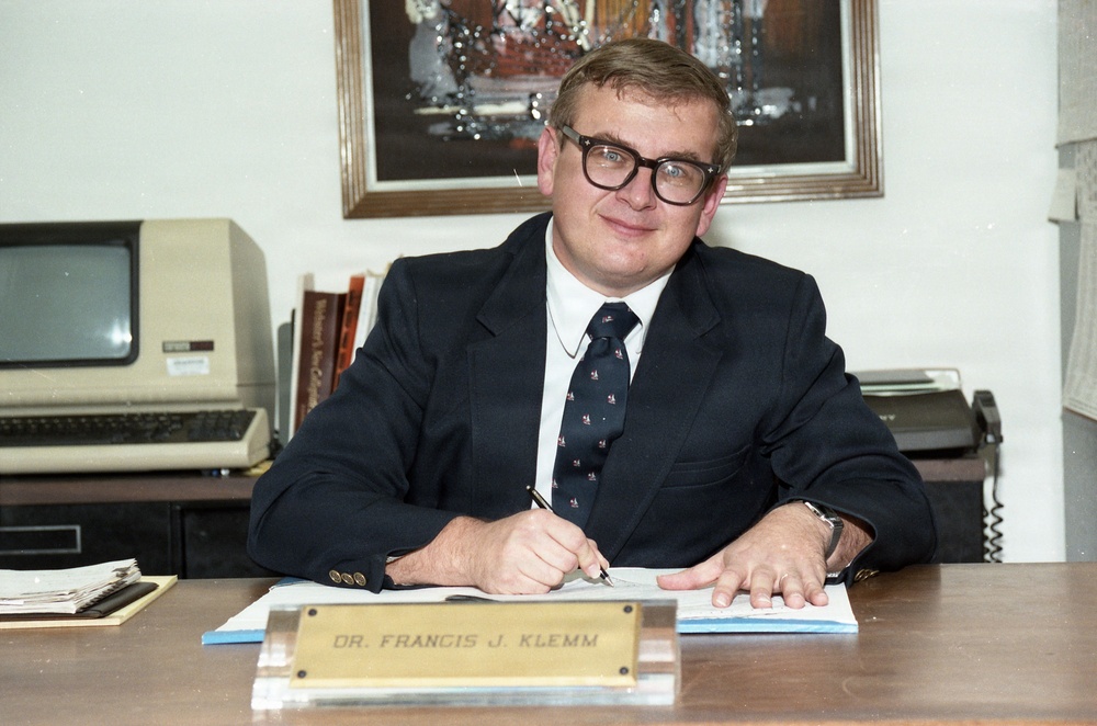 Naval Research Lab Tactical Electronic Warfare Superintendent Retires