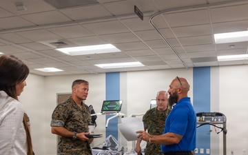 Brig. Gen. Good Visits School of Infantry — East