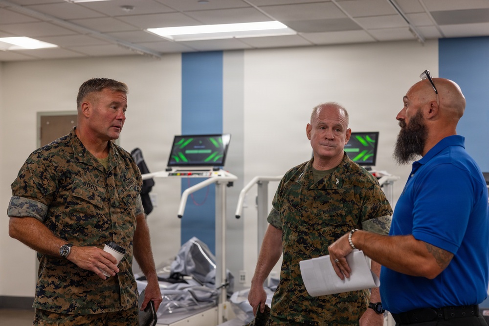Brig. Gen. Good Visits School of Infantry — East