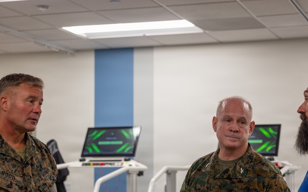 Brig. Gen. Good Visits School of Infantry — East