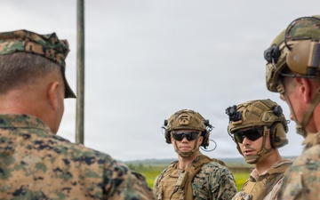 Brig. Gen. Good Visits School of Infantry — East