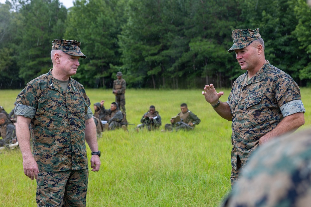 Brig. Gen. Good Visits School of Infantry — East