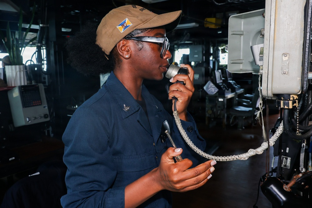 Bridge Operations Aboard USS Mason (DDG 87)