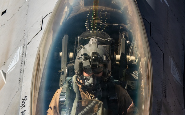 KC-135 refuels F16s for CENTCOM security
