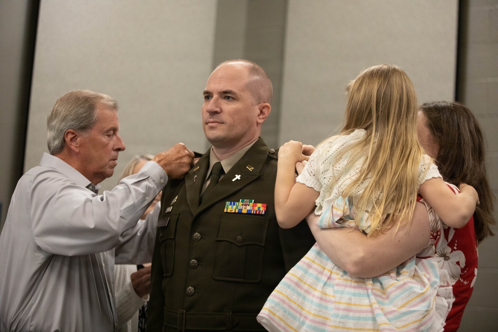 Kentucky chaplain rises in rank, inspired by Korean War-era Veteran grandfather to continue service