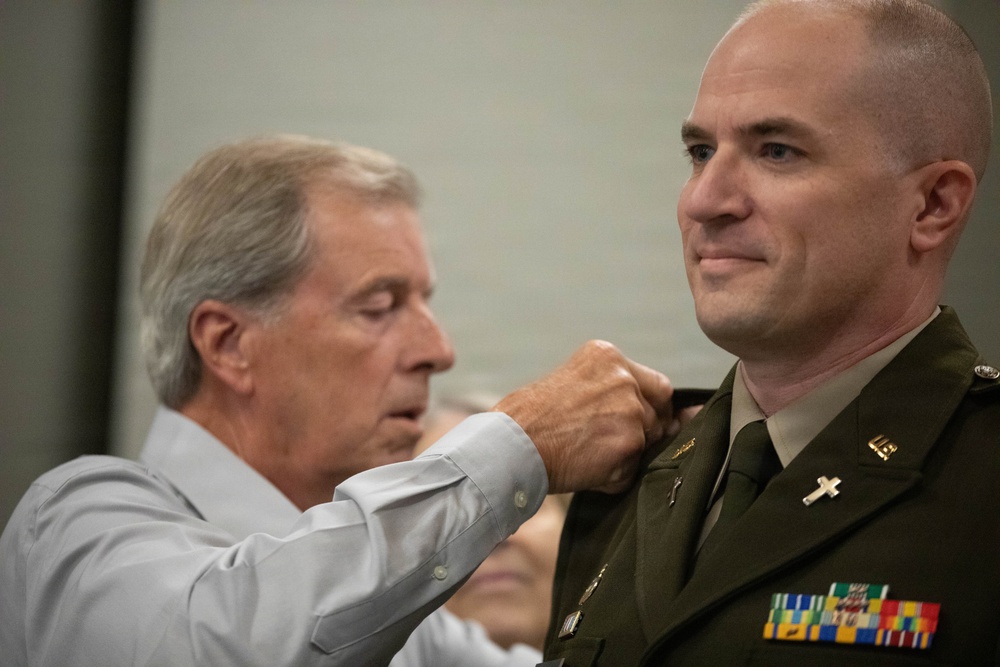 Kentucky chaplain rises in rank, inspired by Korean War-era Veteran grandfather to continue service