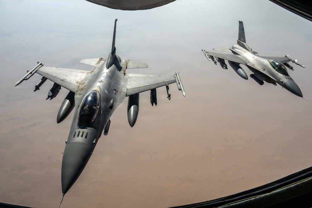 KC-135 refuels F16s for CENTCOM security