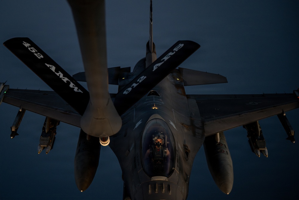 KC-135 refuels F16s for CENTCOM security