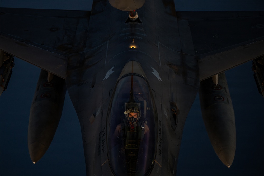 KC-135 refuels F16s for CENTCOM security