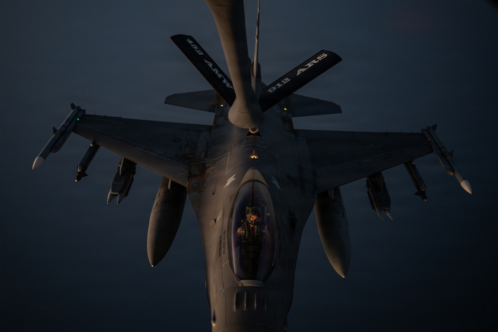 KC-135 refuels F16s for CENTCOM security