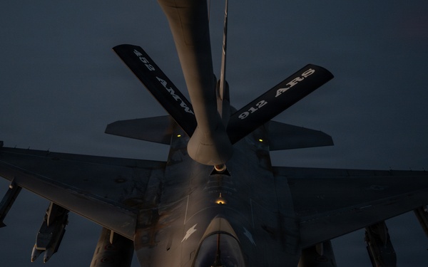 KC-135 refuels F16s for CENTCOM security