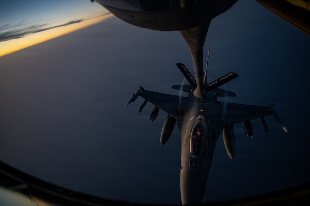 KC-135 refuels F16s for CENTCOM security