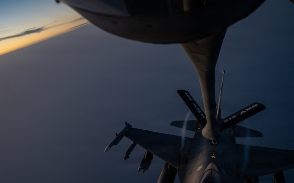 KC-135 refuels F16s for CENTCOM security