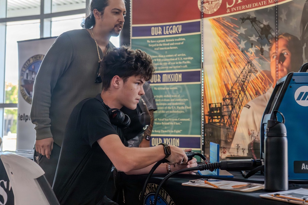PHNSY &amp; IMF, HCC partner to showcase shipyard careers at Submarine Museum