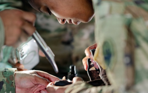 Illinois Army National Guard Medics Train in Lifesaving Canine Casualty Care