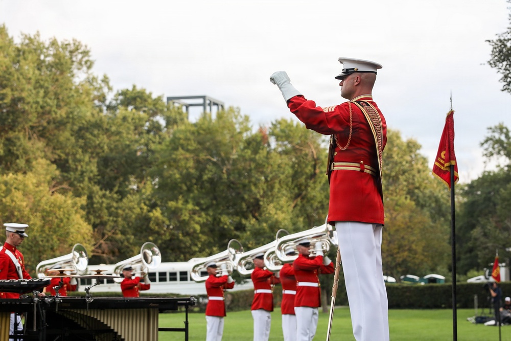 Maj. Gen. Tolar hosts Mr. Dan Wiley at Marine Barracks Washington’s Sunset Parade