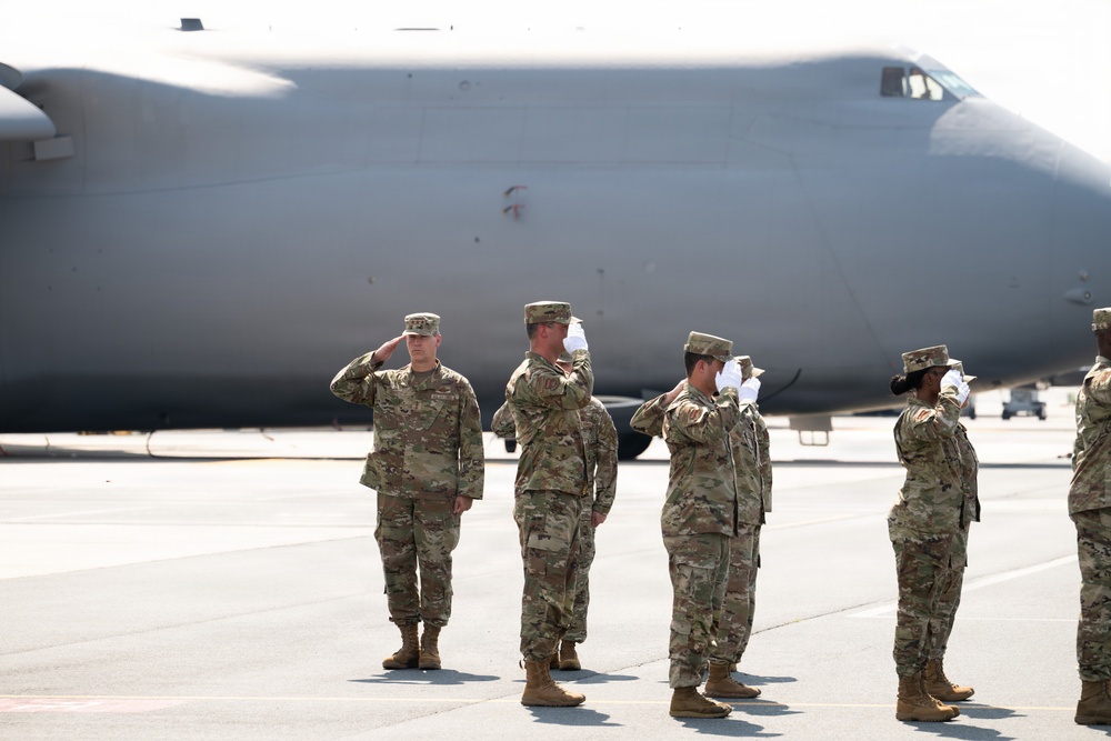 Lt. Gen. Jefferson O’Donnell, Deputy Chief of Staff, Manpower, Personnel and Services visits AFMAO