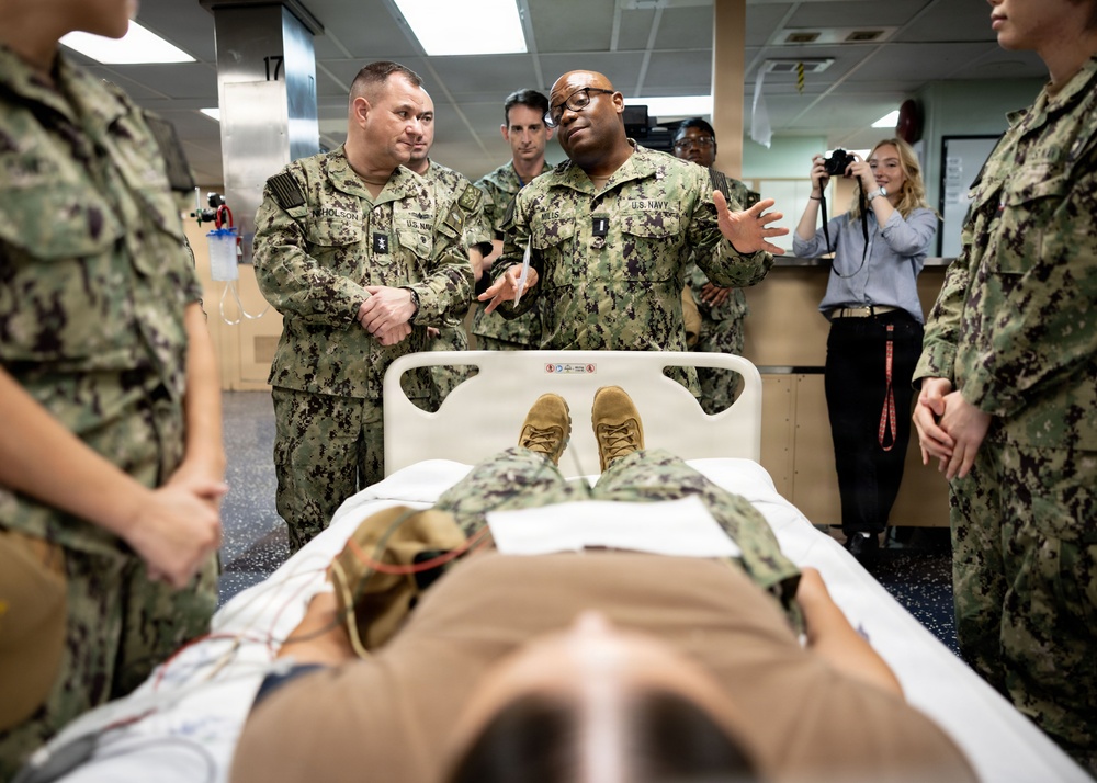 COMSC Tours USNS Comfort During COMFEX