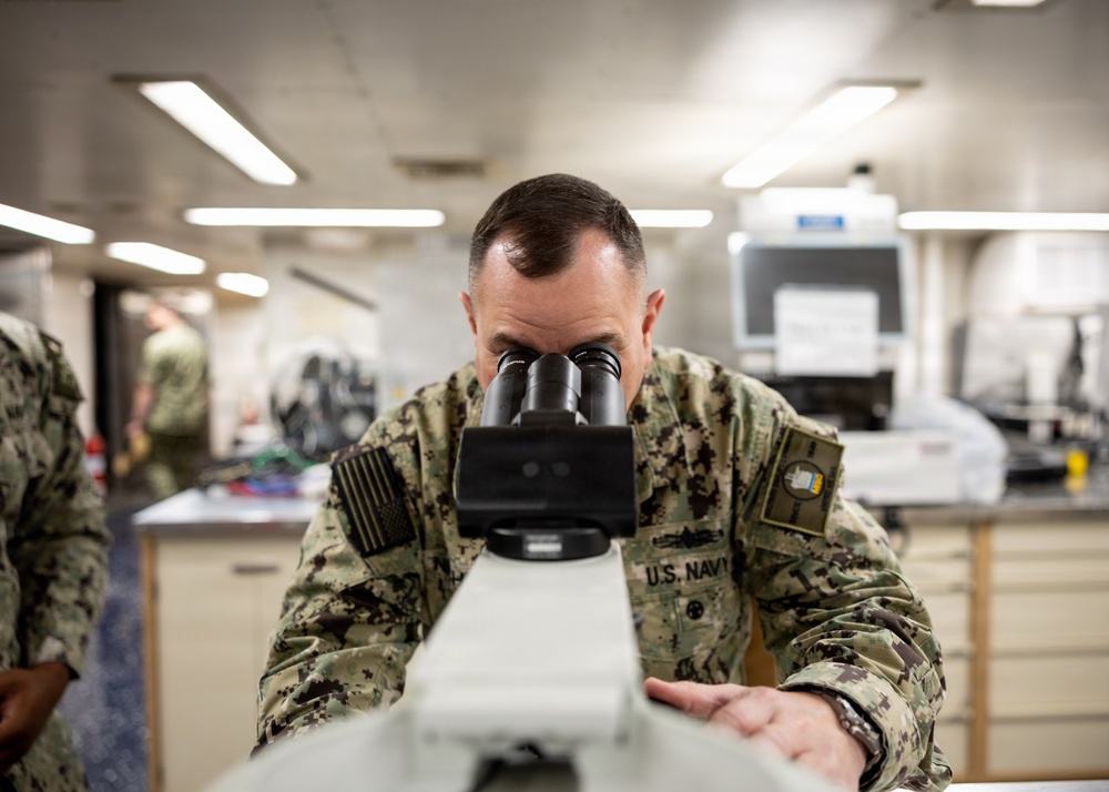 COMSC Tours USNS Comfort During COMFEX