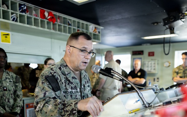 COMSC Tours USNS Comfort During COMFEX