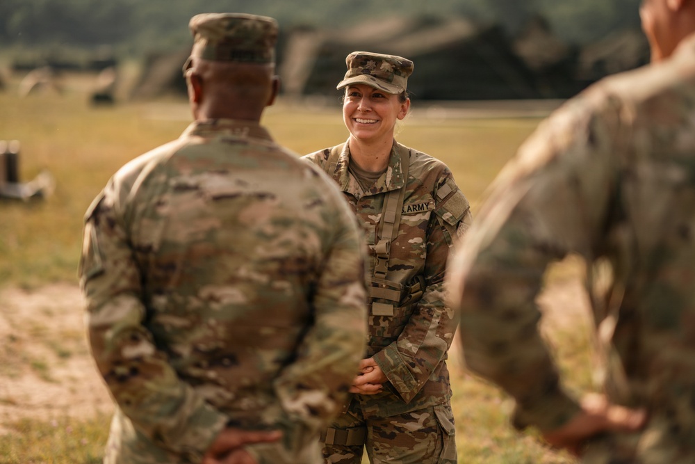 Illinois National Guard Senior Leaders Visit 108th Multifunctional Medical Battalion