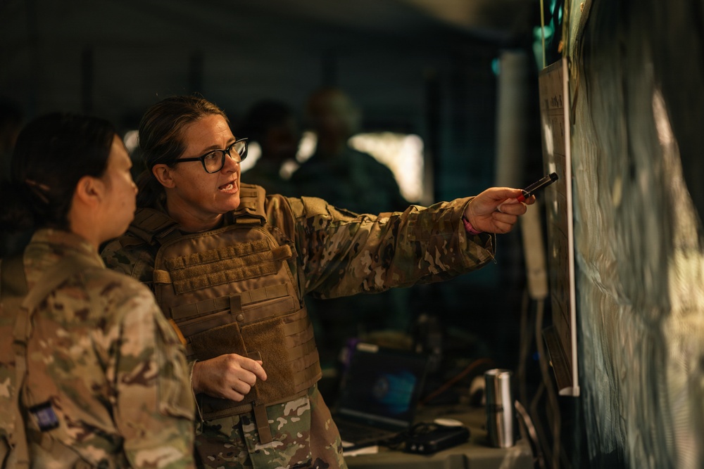 Illinois National Guard Senior Leaders Visit 108th Multifunctional Medical Battalion