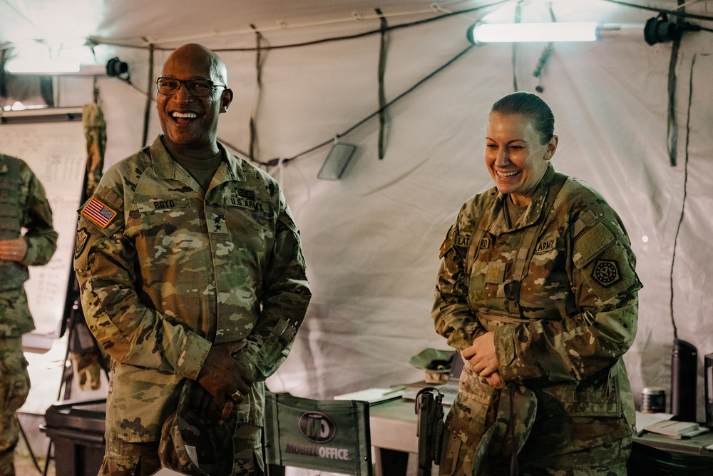 Illinois National Guard Senior Leaders Visit 108th Multifunctional Medical Battalion