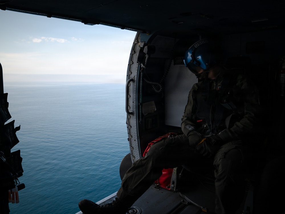Coast Guard Air Station Ventura conducts training