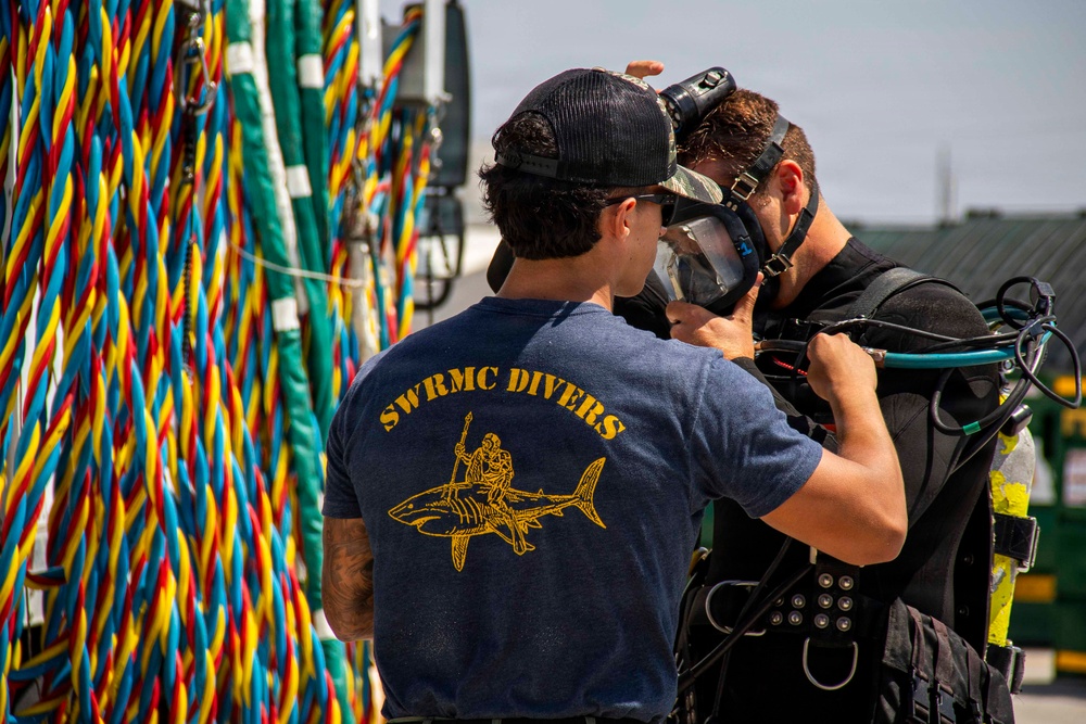 USS Cincinnati (LCS 20) conducts routine maintenance