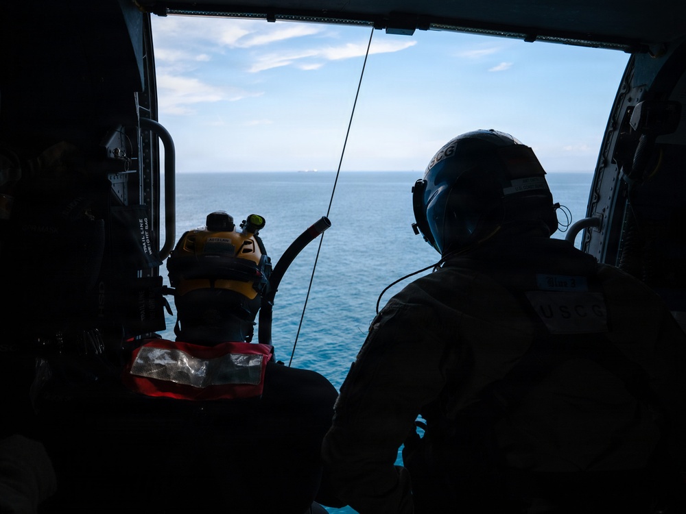 Coast Guard Air Station Ventura conducts training