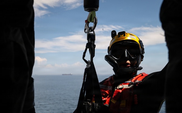 Coast Guard Air Station Ventura conducts training